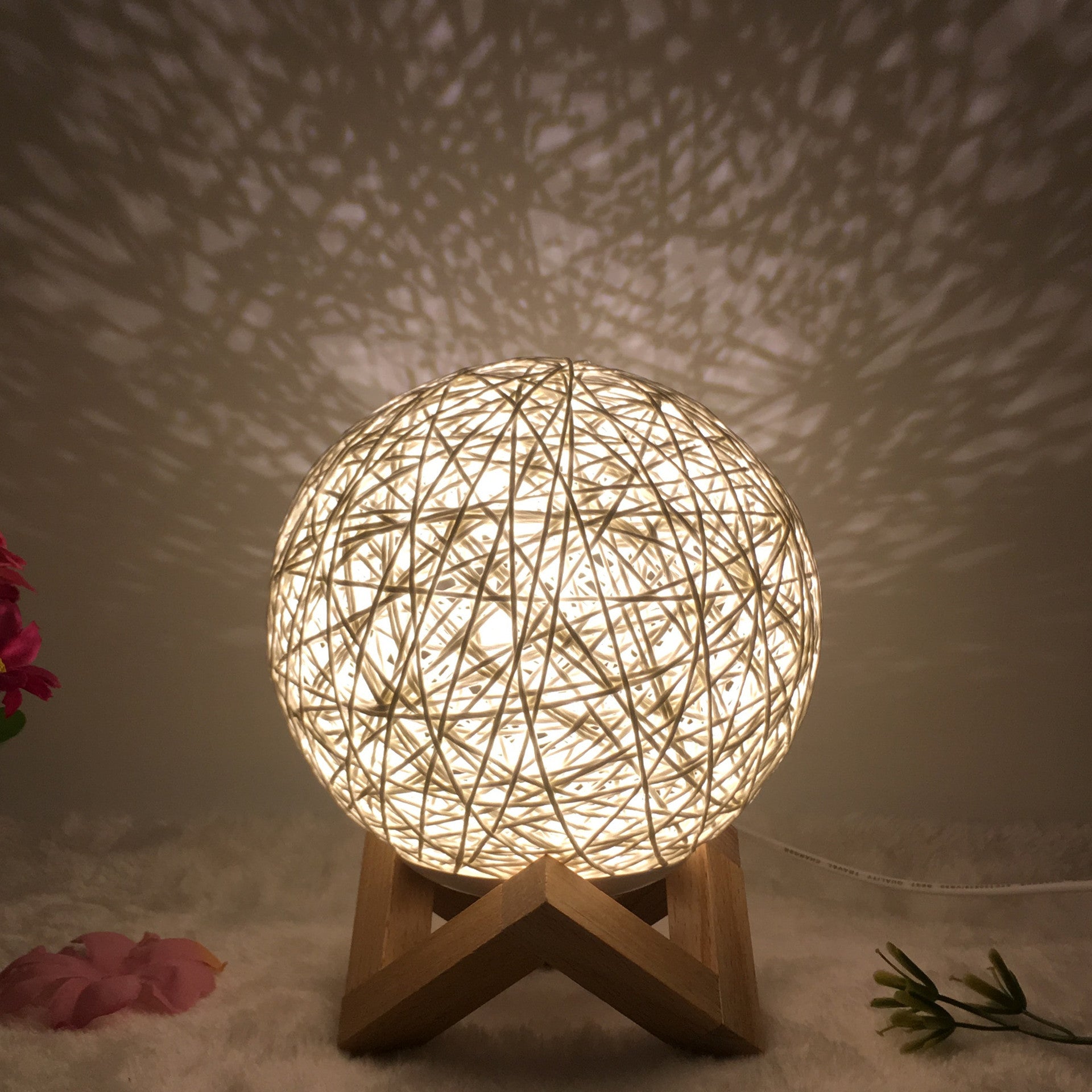 Hot Selling Creative Linen Table Lamp Novel and Unique LED Intelligent USB7 Color RGB16 Color Remote Control Rattan Ball Lamp - One Red Hill